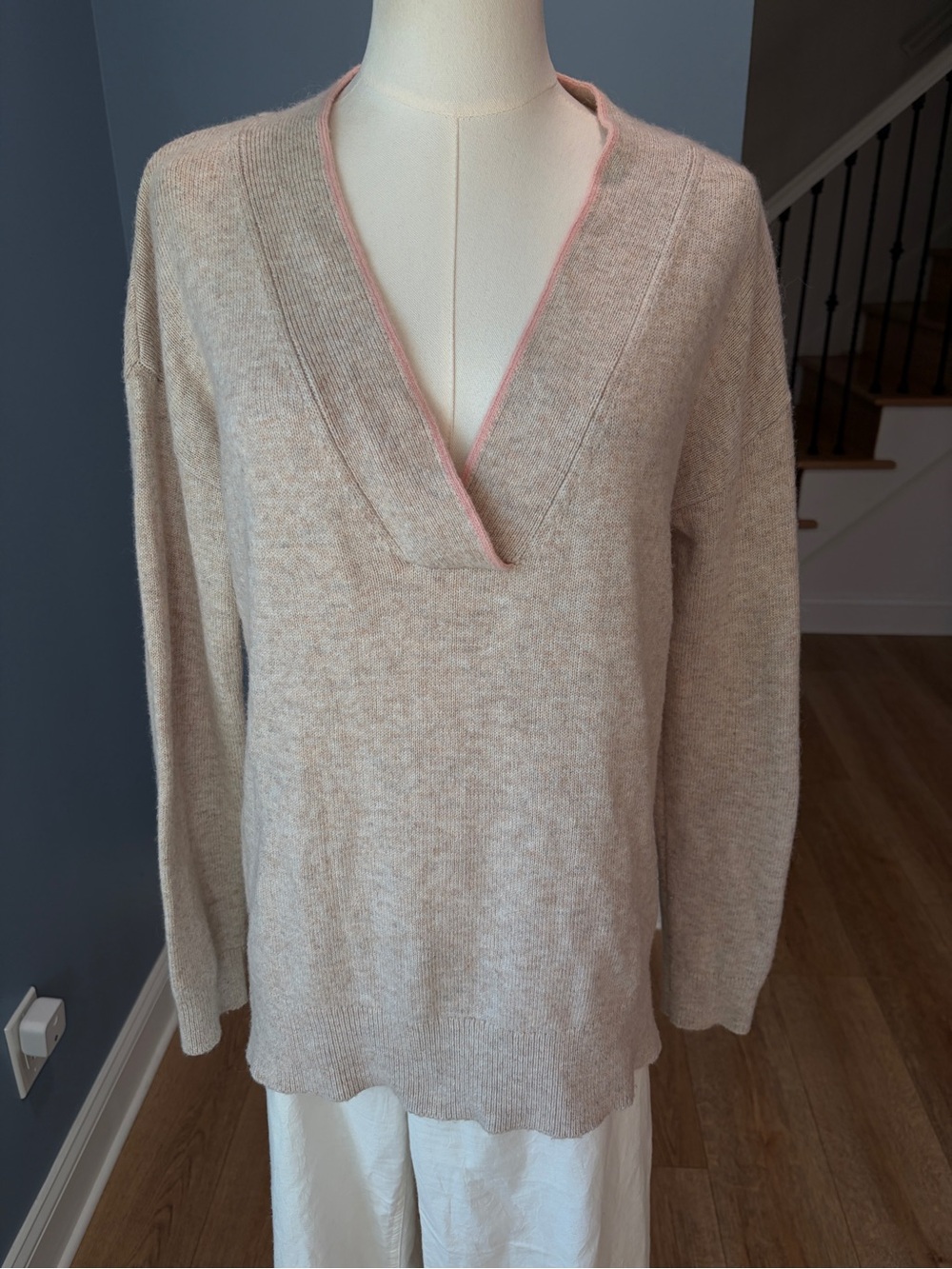 Boden Wool Alpaca Blend Deep V Neck Sweater Beige Pink Trim Small